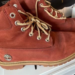 Beautiful stylish boots size 6